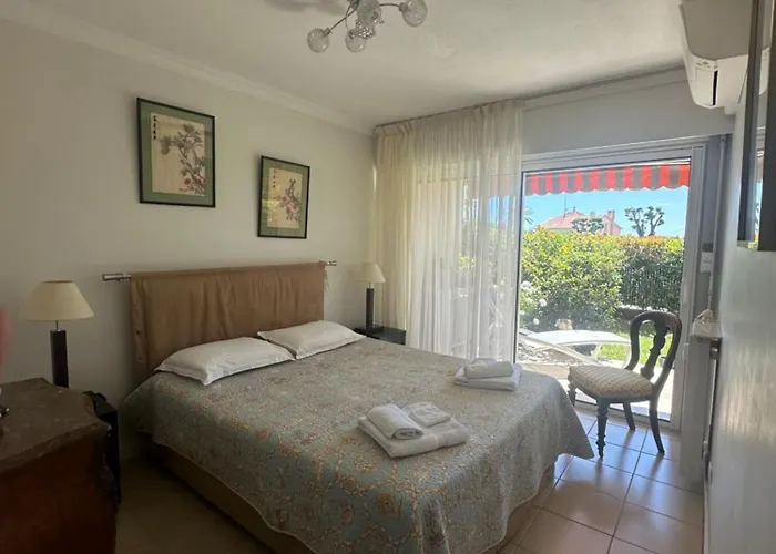 Beau T2 Piscine Parking Privé Aperçu Appartement *